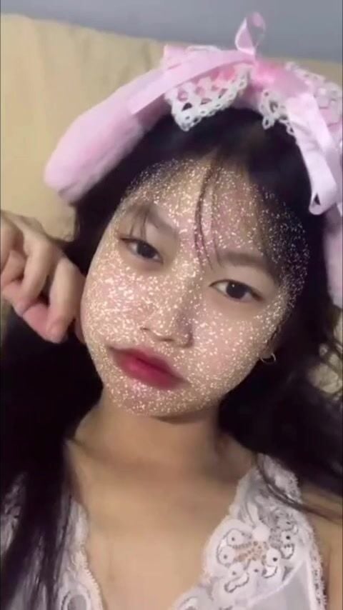 Trang Hạ 2k7 lộ clip chịch nhau cùng ny, em nó đĩ vl